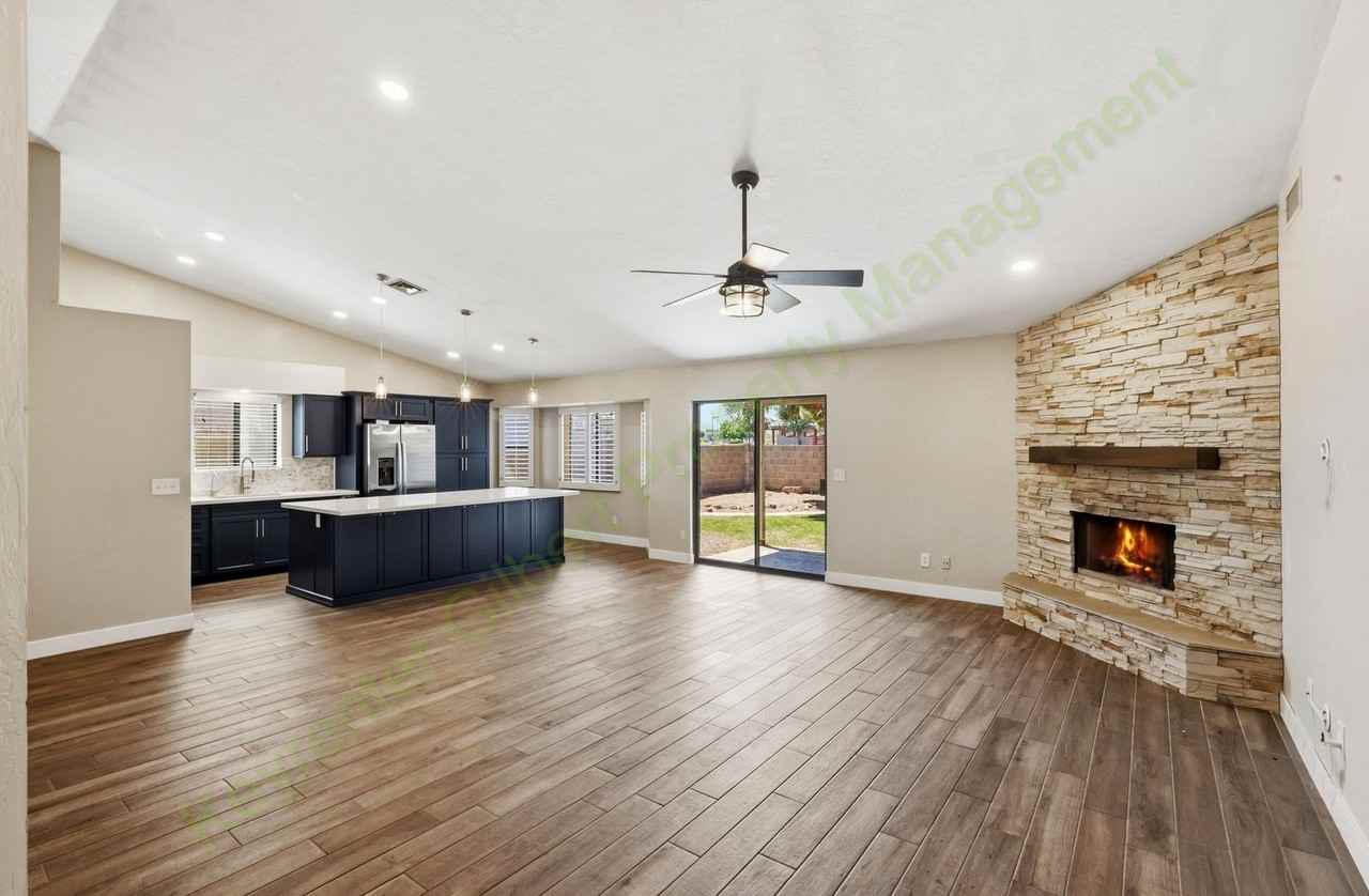 749 E Appaloosa Rd - Photo 3 of 30