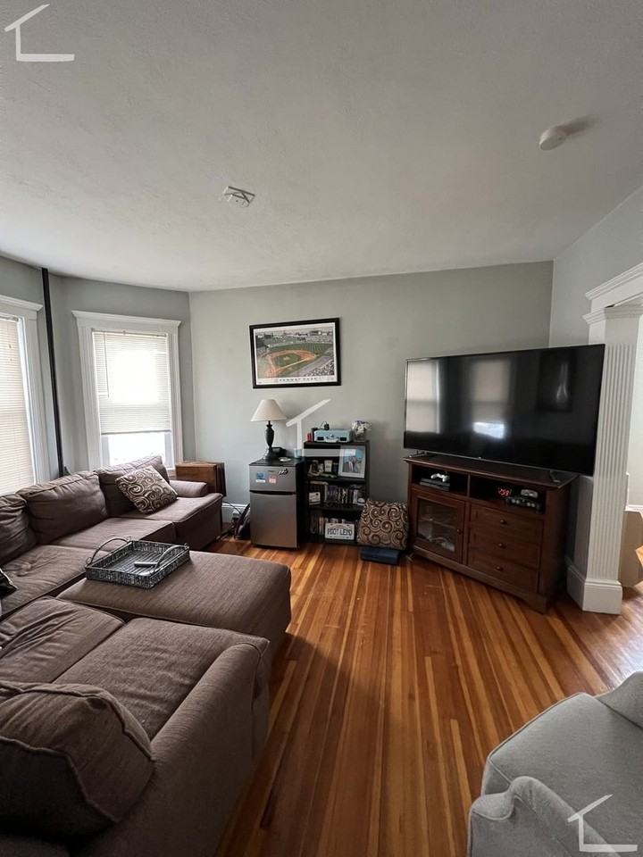 32 Justin Rd - Photo 2 of 12