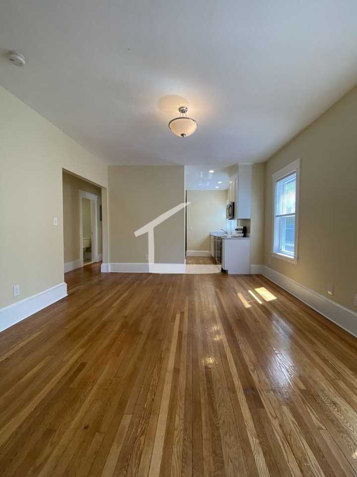 301 Tappan St - Photo 5 of 15