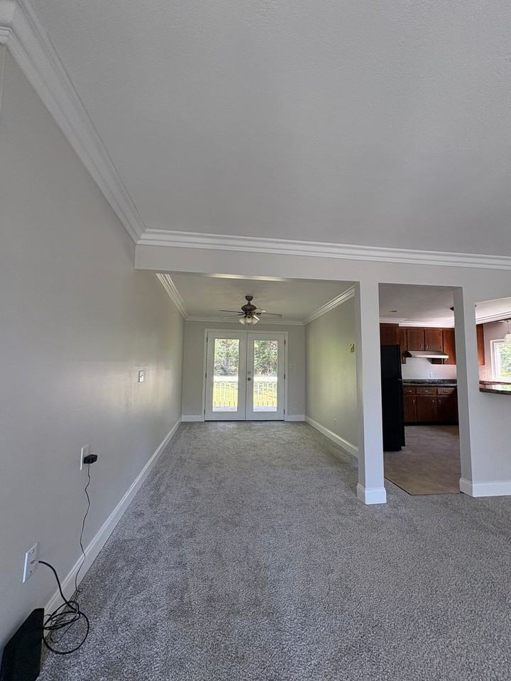4839 Hillsdale Cir - Photo 4 of 23