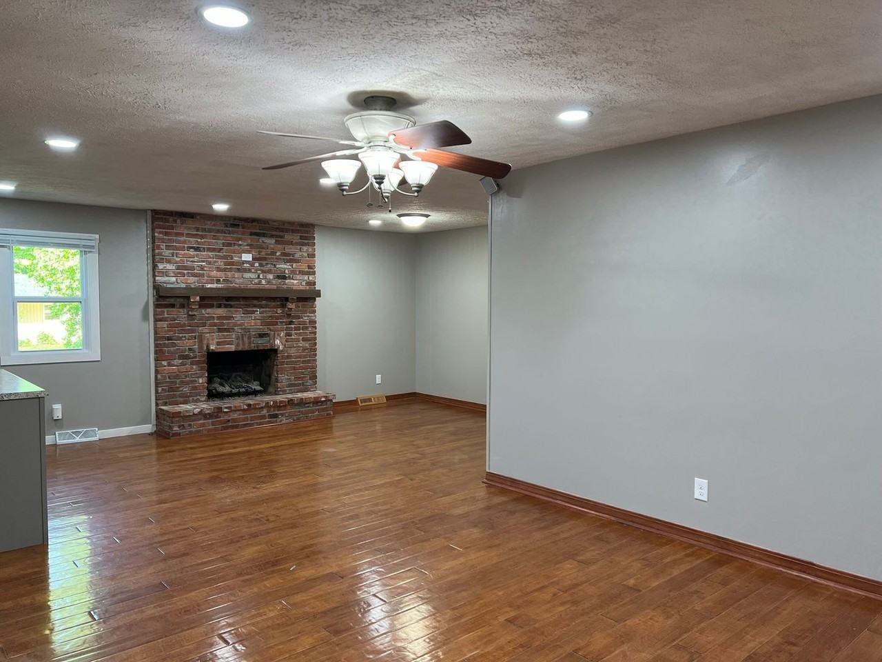 2535 S Prospect Ave - Photo 5 of 20