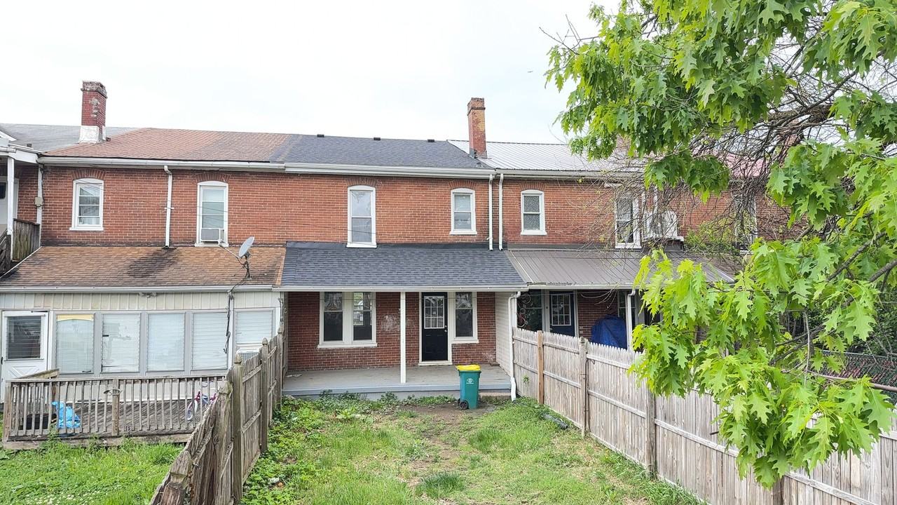 410 Wolf Ave - Photo 2 of 16