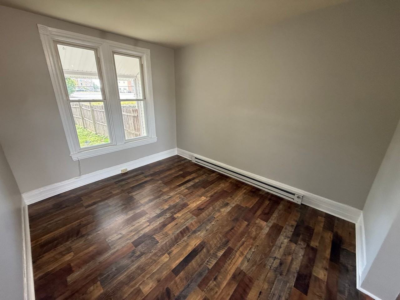 410 Wolf Ave - Photo 5 of 16