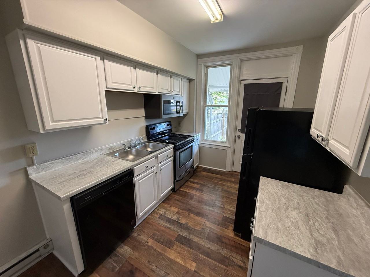 410 Wolf Ave - Photo 6 of 16