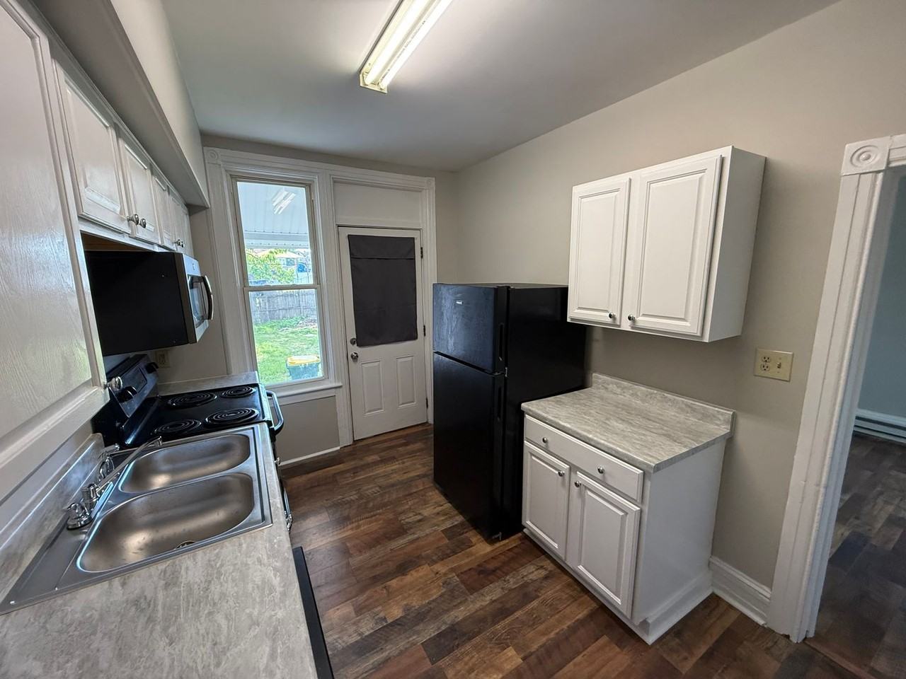 410 Wolf Ave - Photo 7 of 16