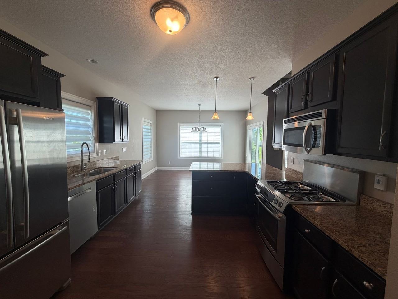 3314 Cullen Dr - Photo 5 of 22