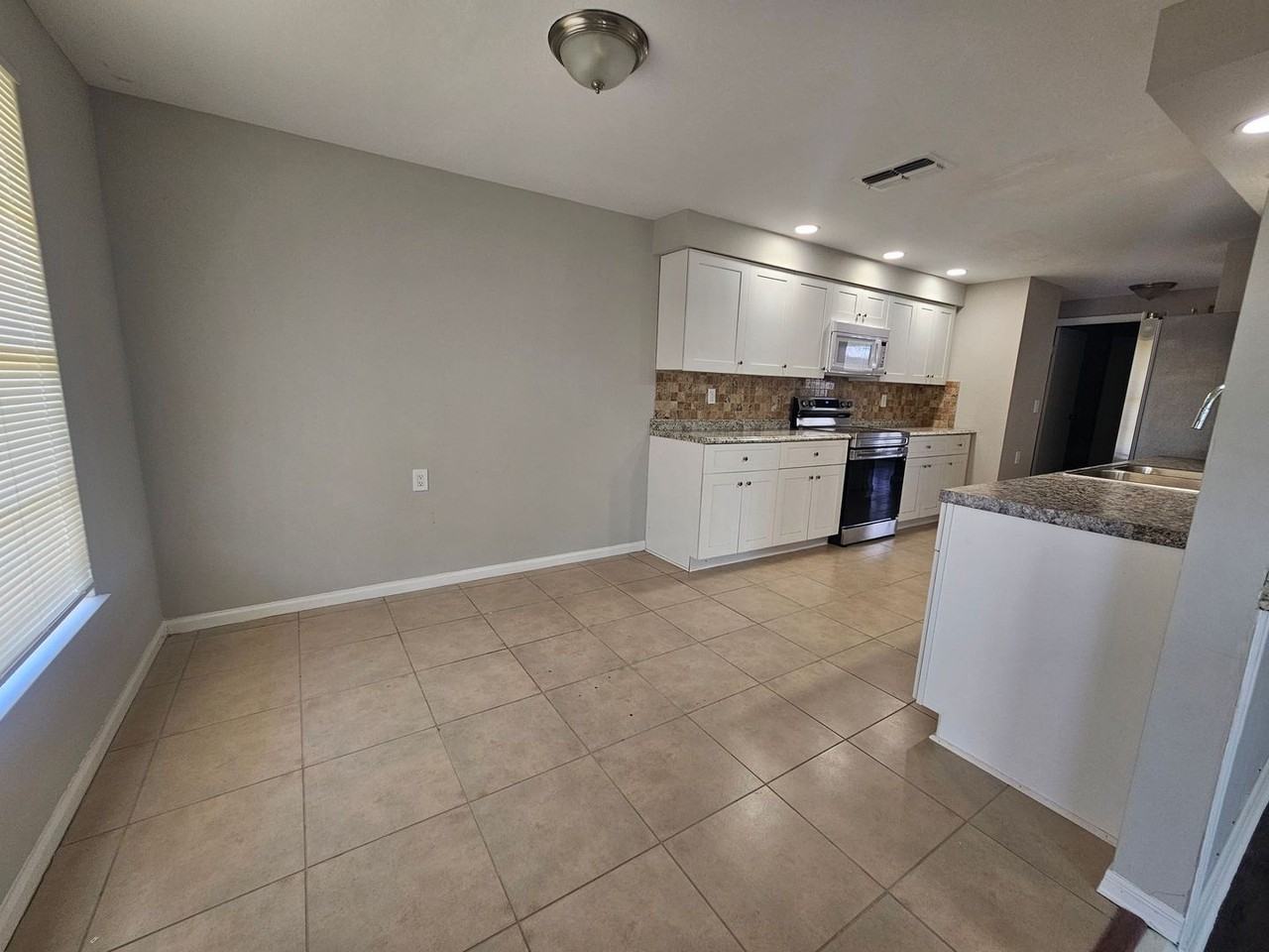 1400 Sw 6th Ave - Photo 5 of 22