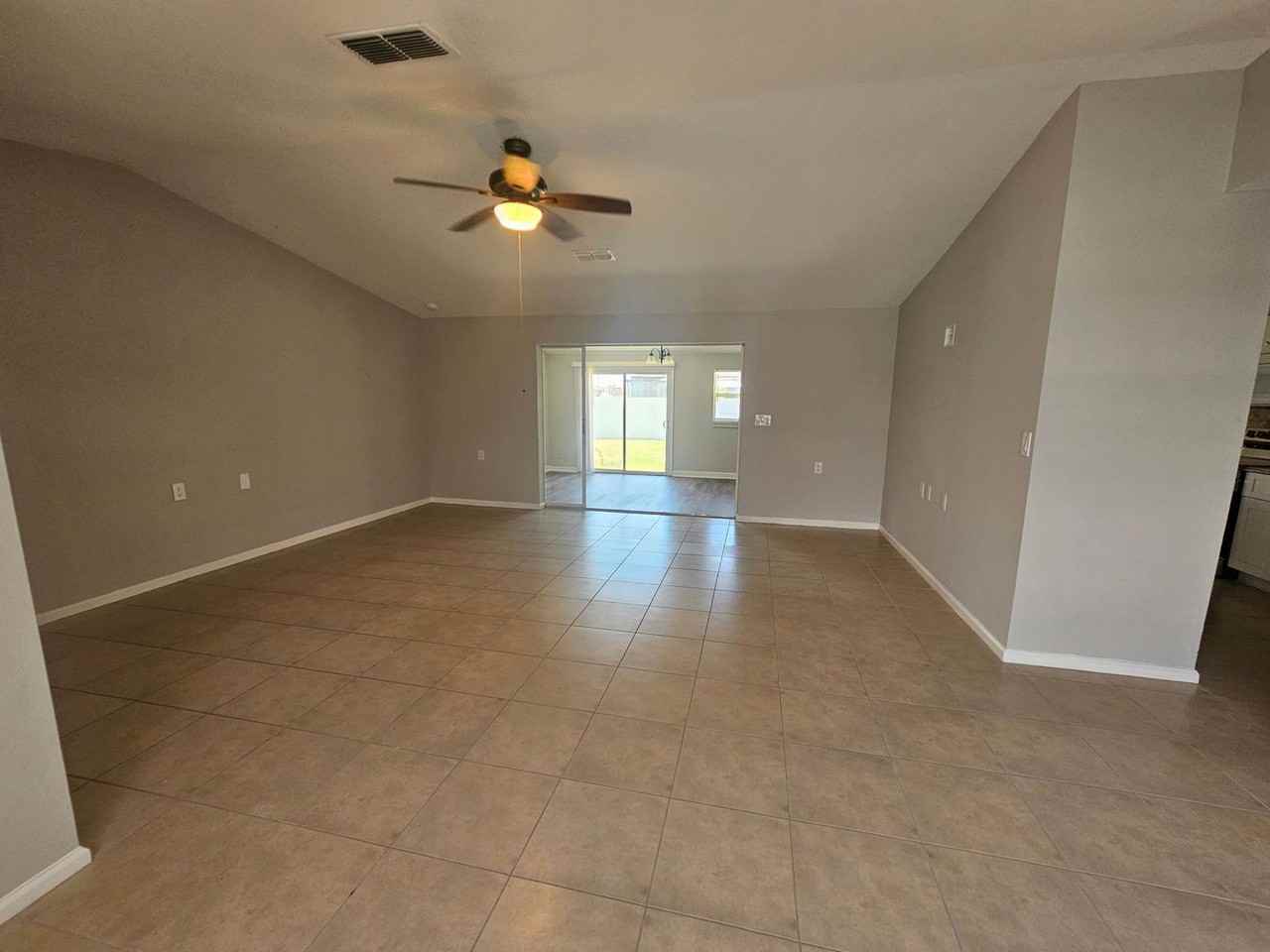 1400 Sw 6th Ave - Photo 7 of 22