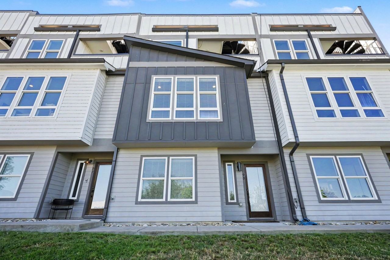 99 Fern Ave - Photo 2 of 15
