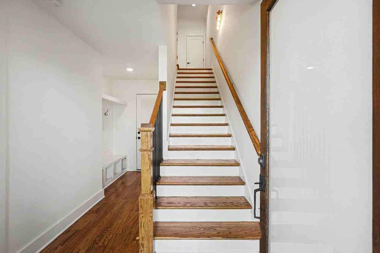 99 Fern Ave - Photo 3 of 15