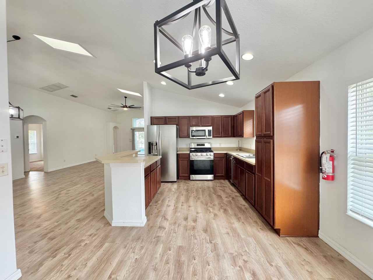 502 Viola Dr - Photo 7 of 50
