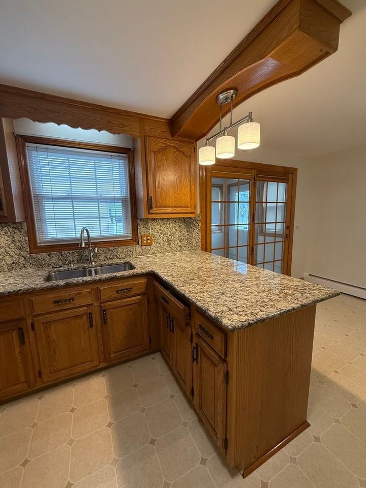 27 Janet Dr - Photo 4 of 20