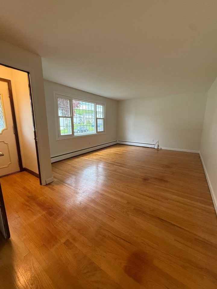 27 Janet Dr - Photo 6 of 20