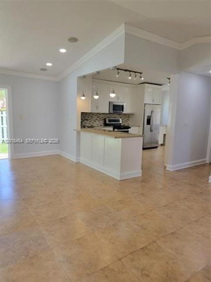 14115 Langley Pl - Photo 4 of 22