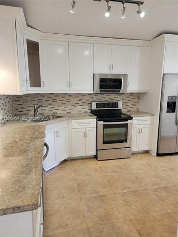 14115 Langley Pl - Photo 7 of 22