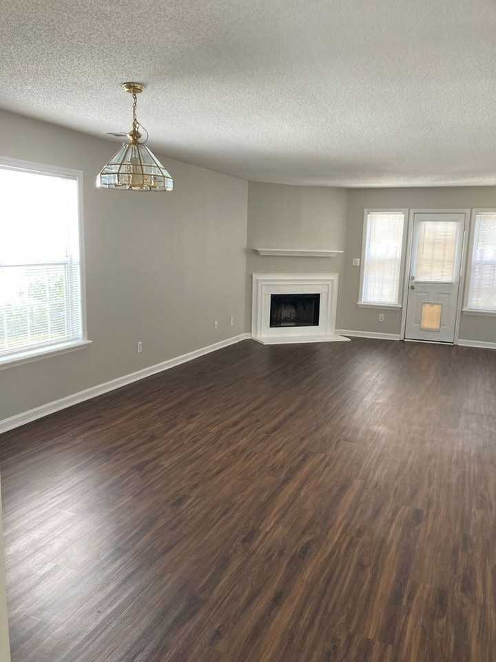 109 Barts Dr - Photo 3 of 13
