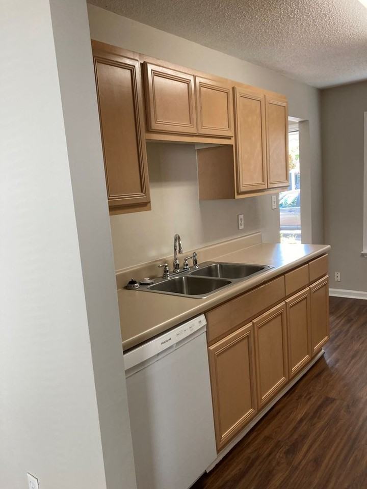 109 Barts Dr - Photo 6 of 13