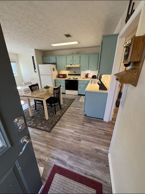 131 Westwinds Dr - Photo 2 of 13