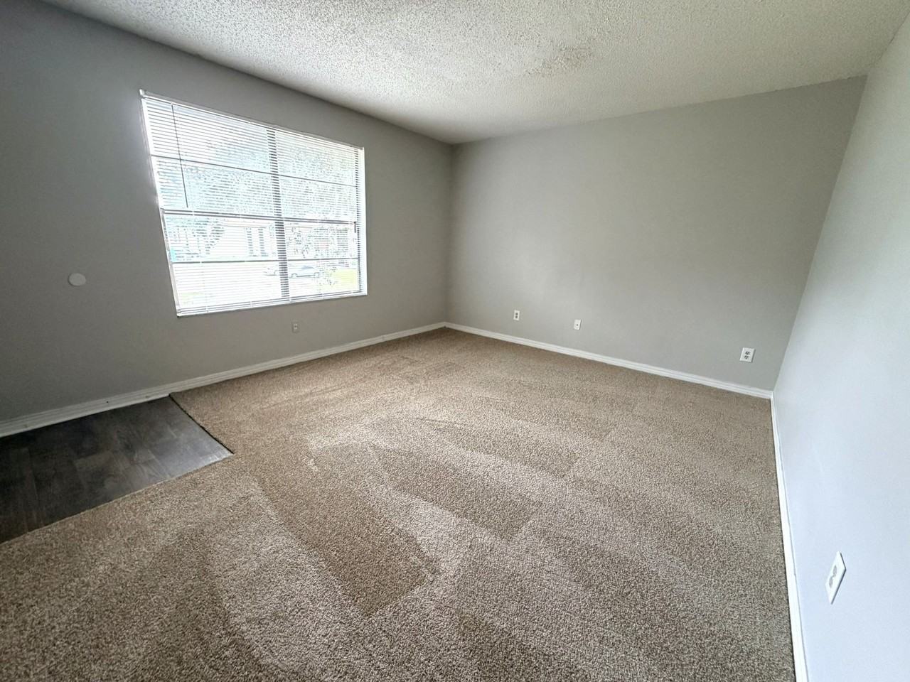460 Bentwood Ln - Photo 5 of 24