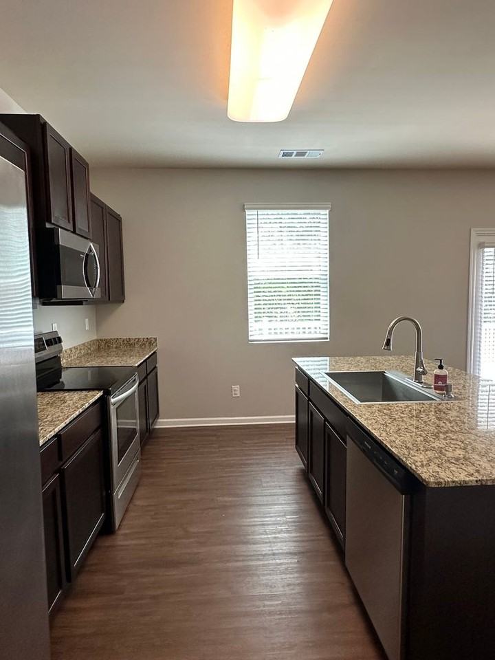 3130 Heritage Glen Dr - Photo 4 of 20