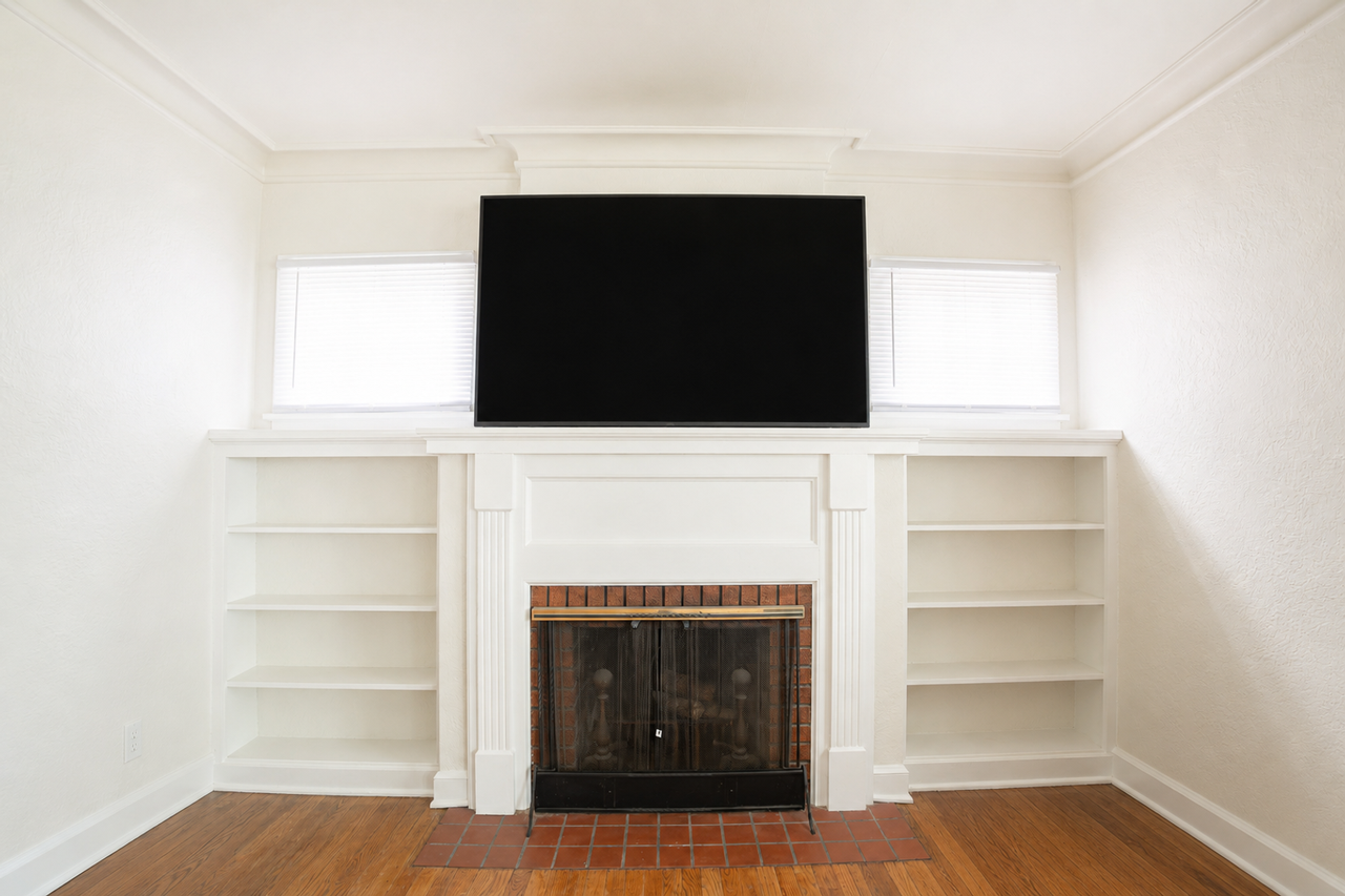 7031 40th Ave - Photo 4 of 16