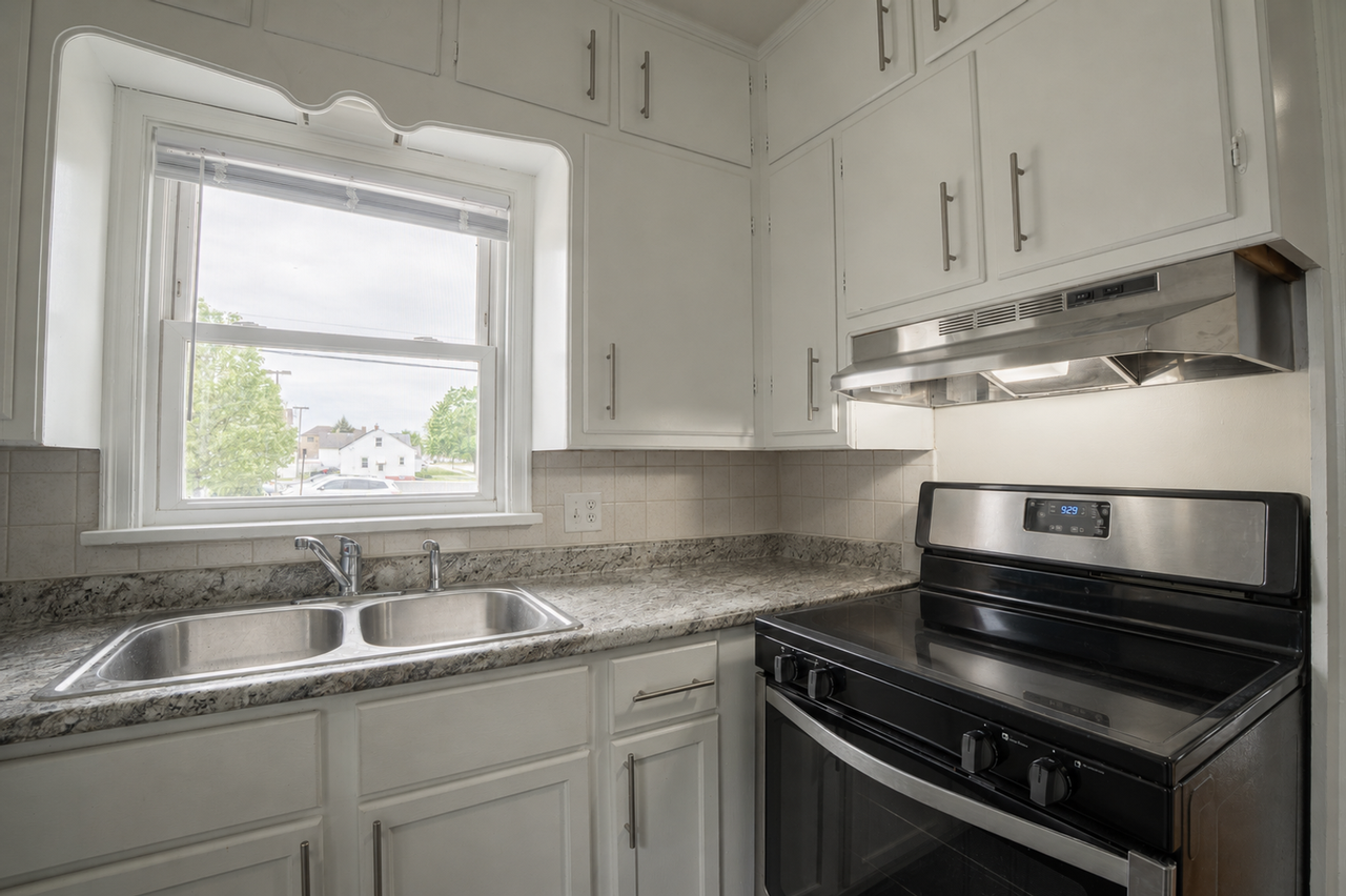 7031 40th Ave - Photo 7 of 16