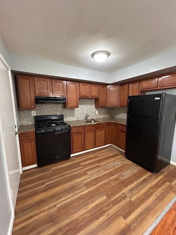 1409 Nicolay Way - Photo 3 of 12