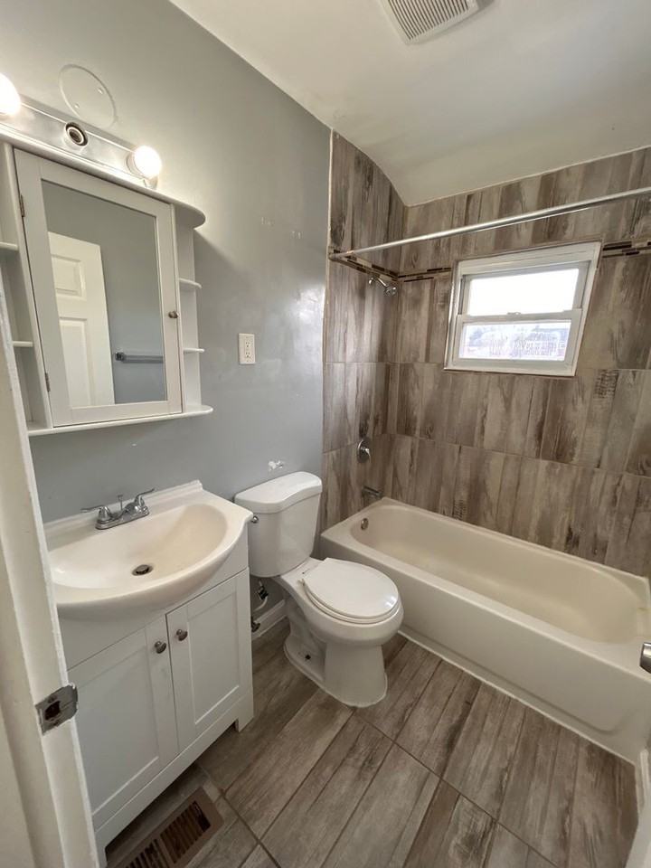1409 Nicolay Way - Photo 7 of 12