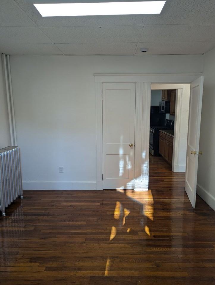 545 Revere St LEASING ONLY - Photo 5 of 18