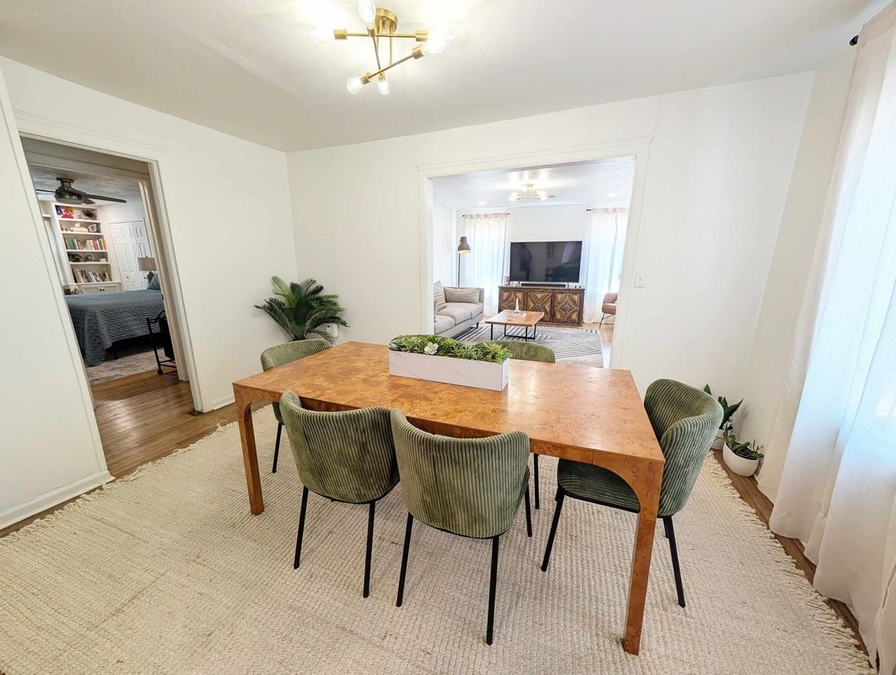 2520 Nw 33rd St - Photo 5 of 15