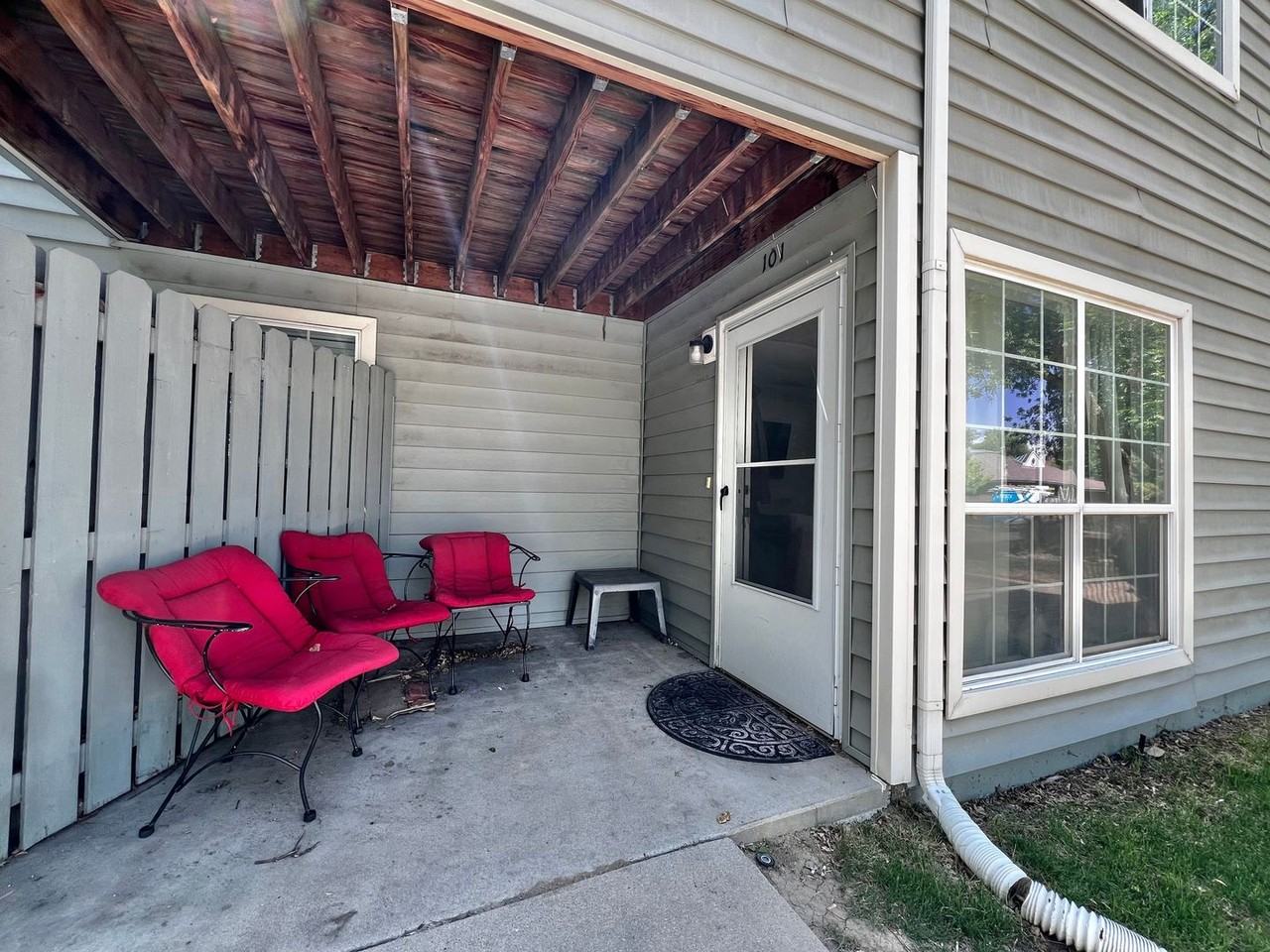 1301 University Ave - Photo 2 of 16
