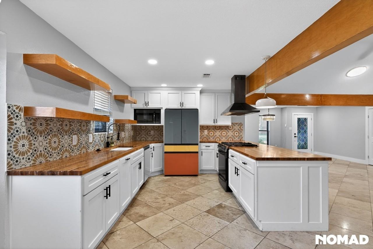 914 Edgewood Dr - Photo 3 of 39