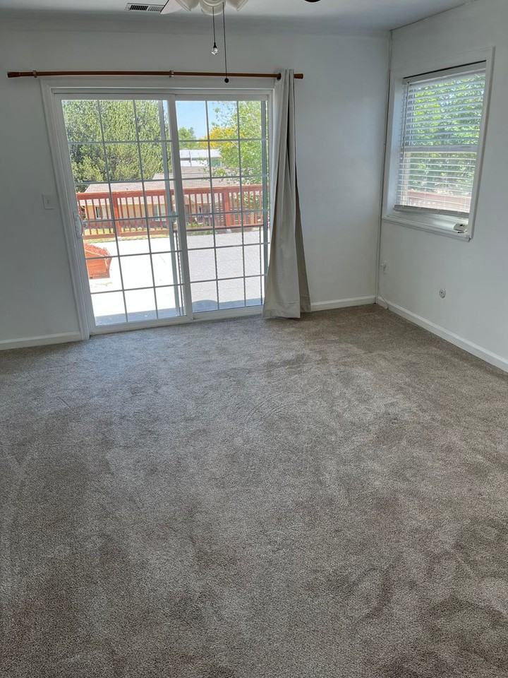 332 S Carr Ave W - Photo 4 of 32