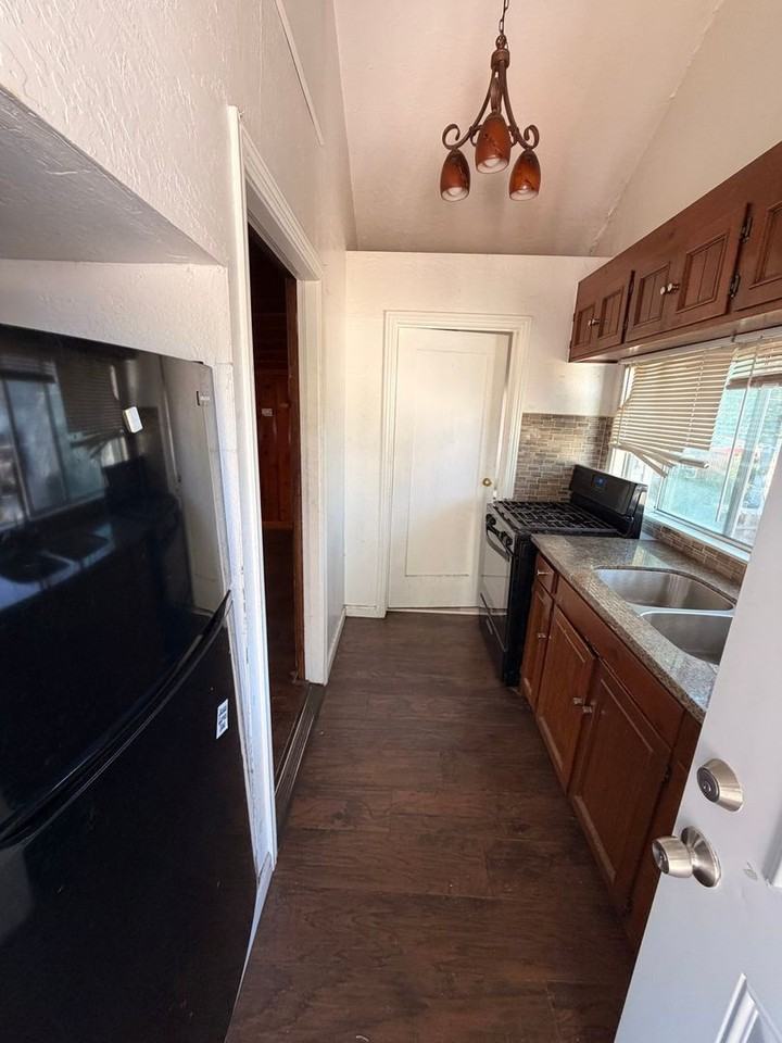3036 Marysville Blvd - Photo 2 of 13
