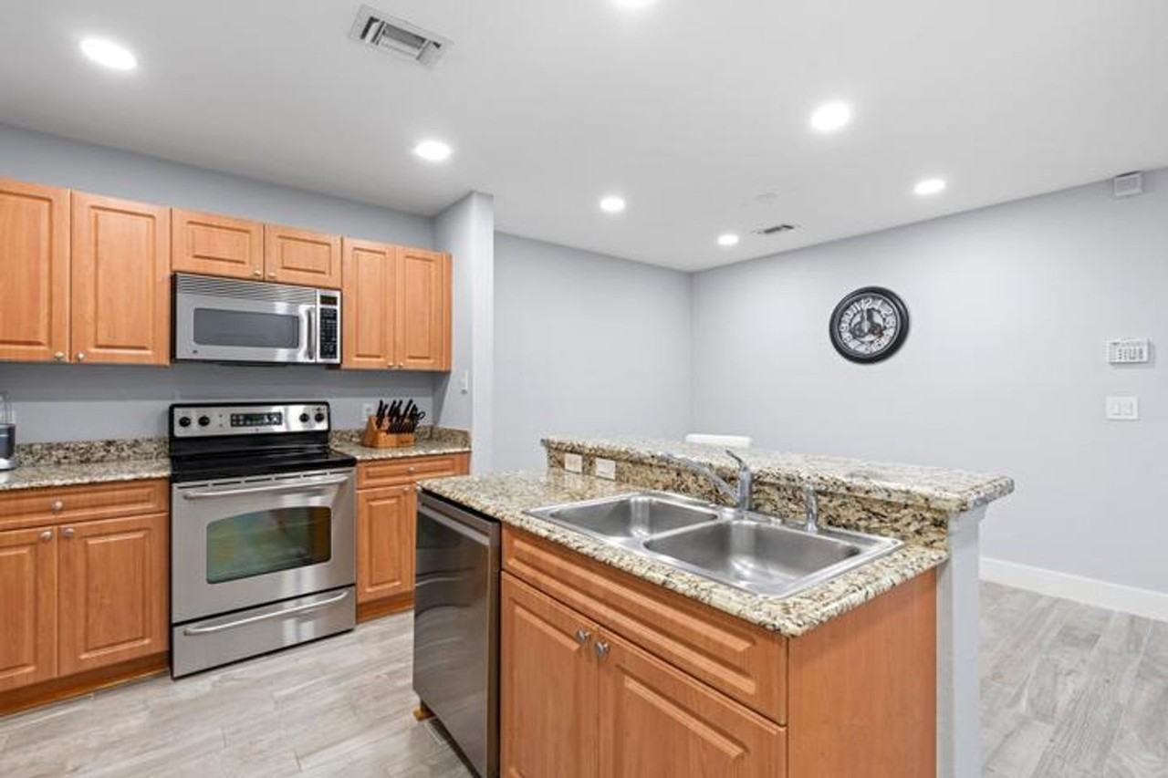 6685 Old Farm Trl - Photo 3 of 17