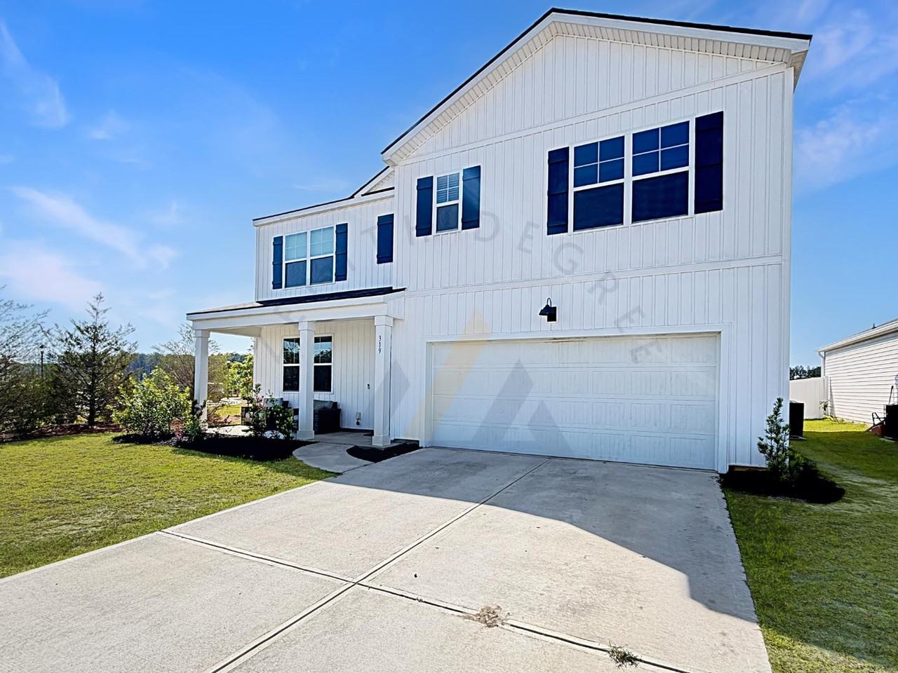 319 Sanctuary Dr - Photo 3 of 11