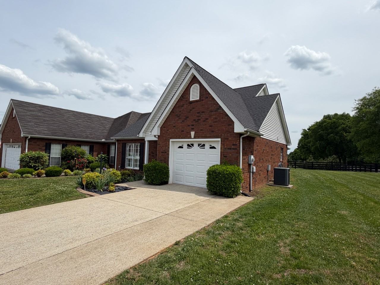 1702 Thomas Ct - Photo 3 of 20