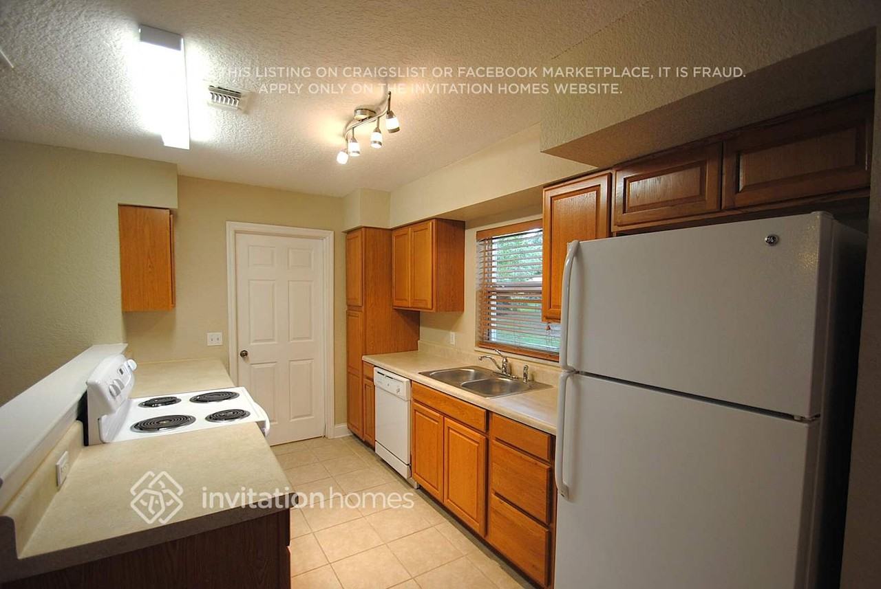 404 W Jersey Ave - Photo 3 of 10