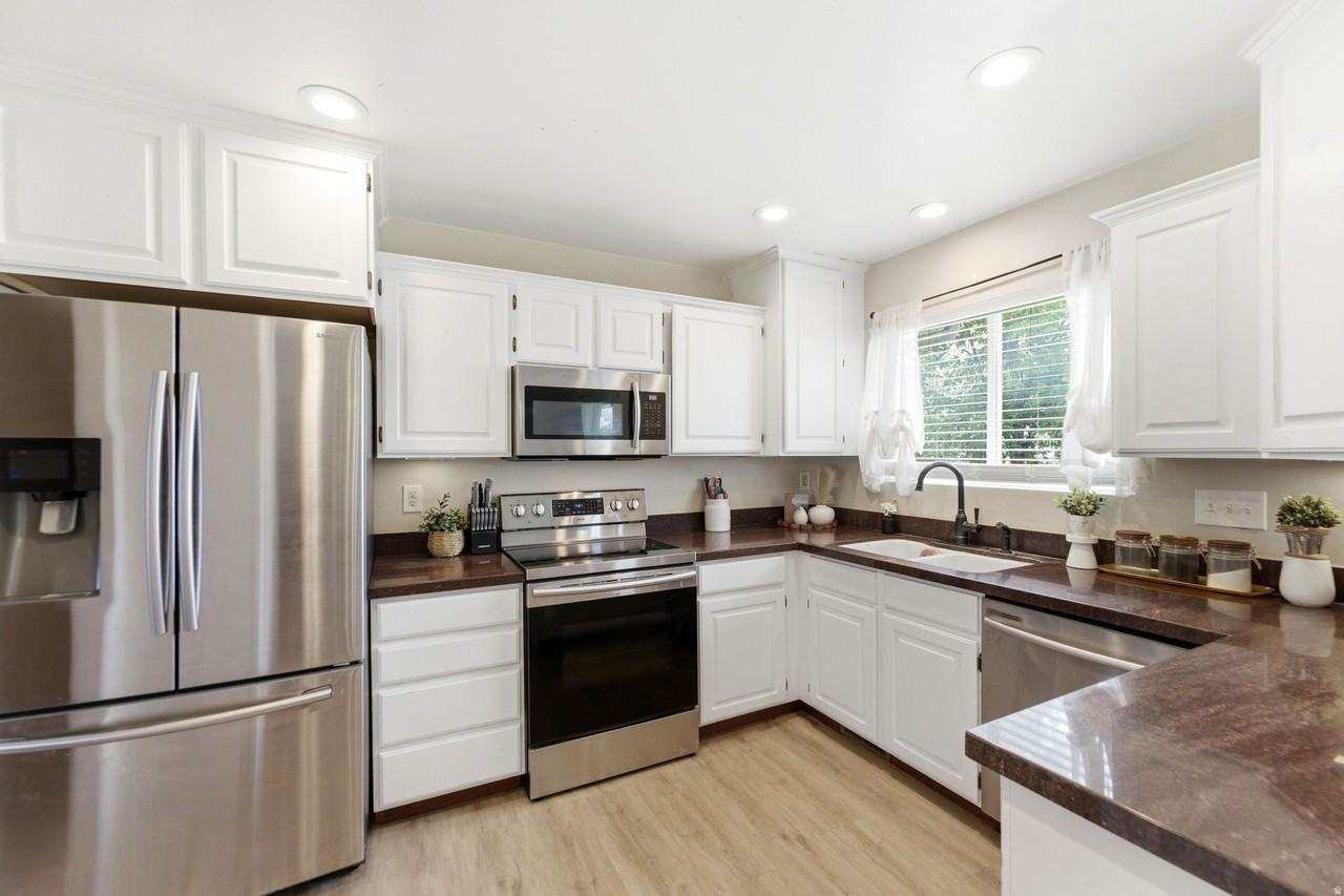 1545 Wn - Photo 2 of 15