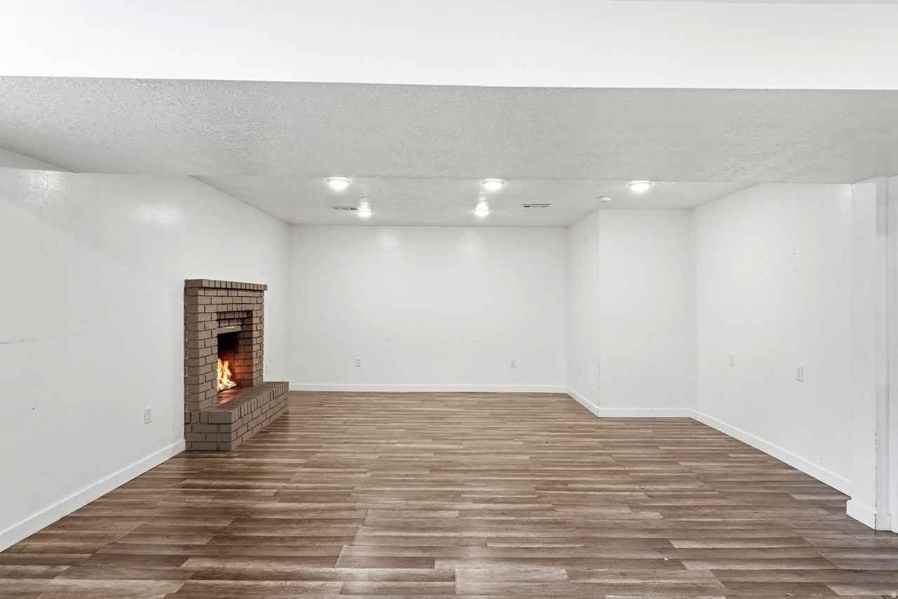 1545 Wn - Photo 4 of 12