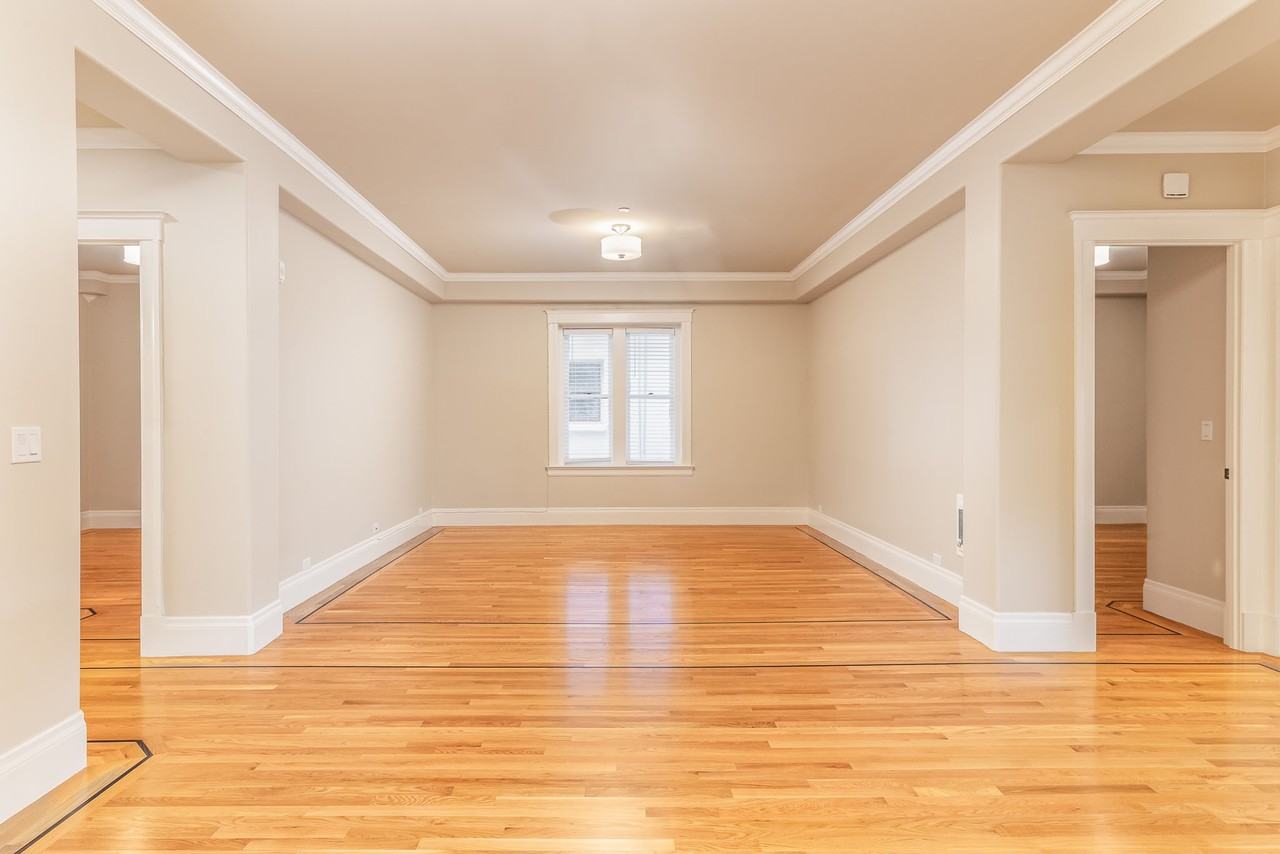 1369 Hyde - Photo 5 of 19