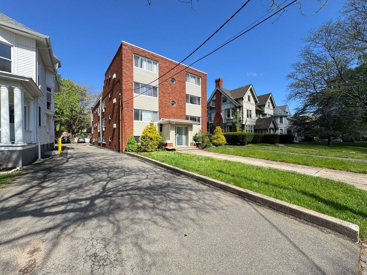 550 Whitney Ave - Photo 3 of 19