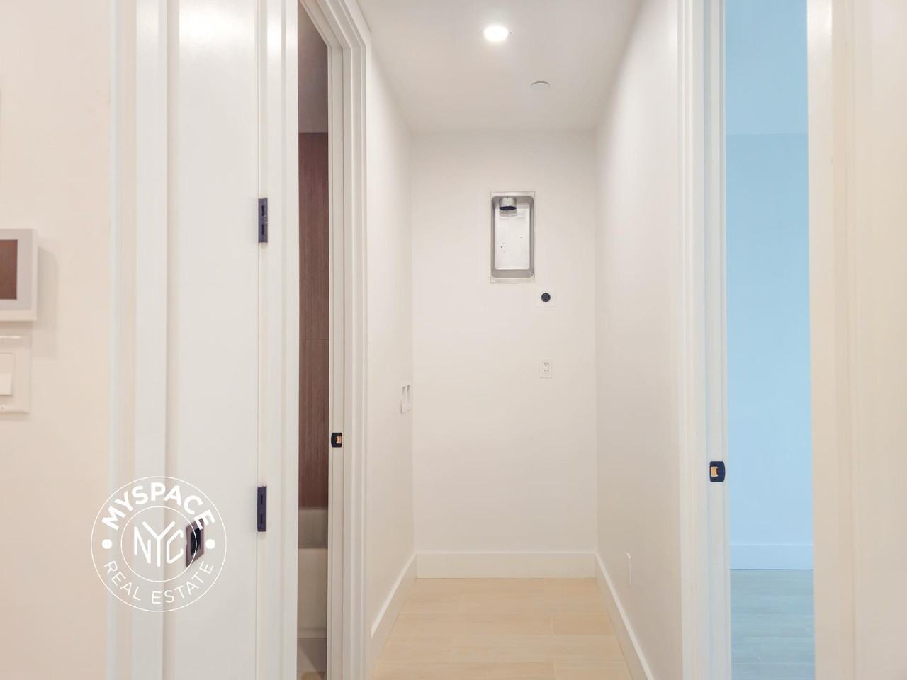 638 Lafayette Ave #3A - Photo 3 of 5