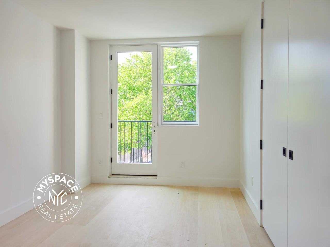 638 Lafayette Ave #3A - Photo 4 of 5