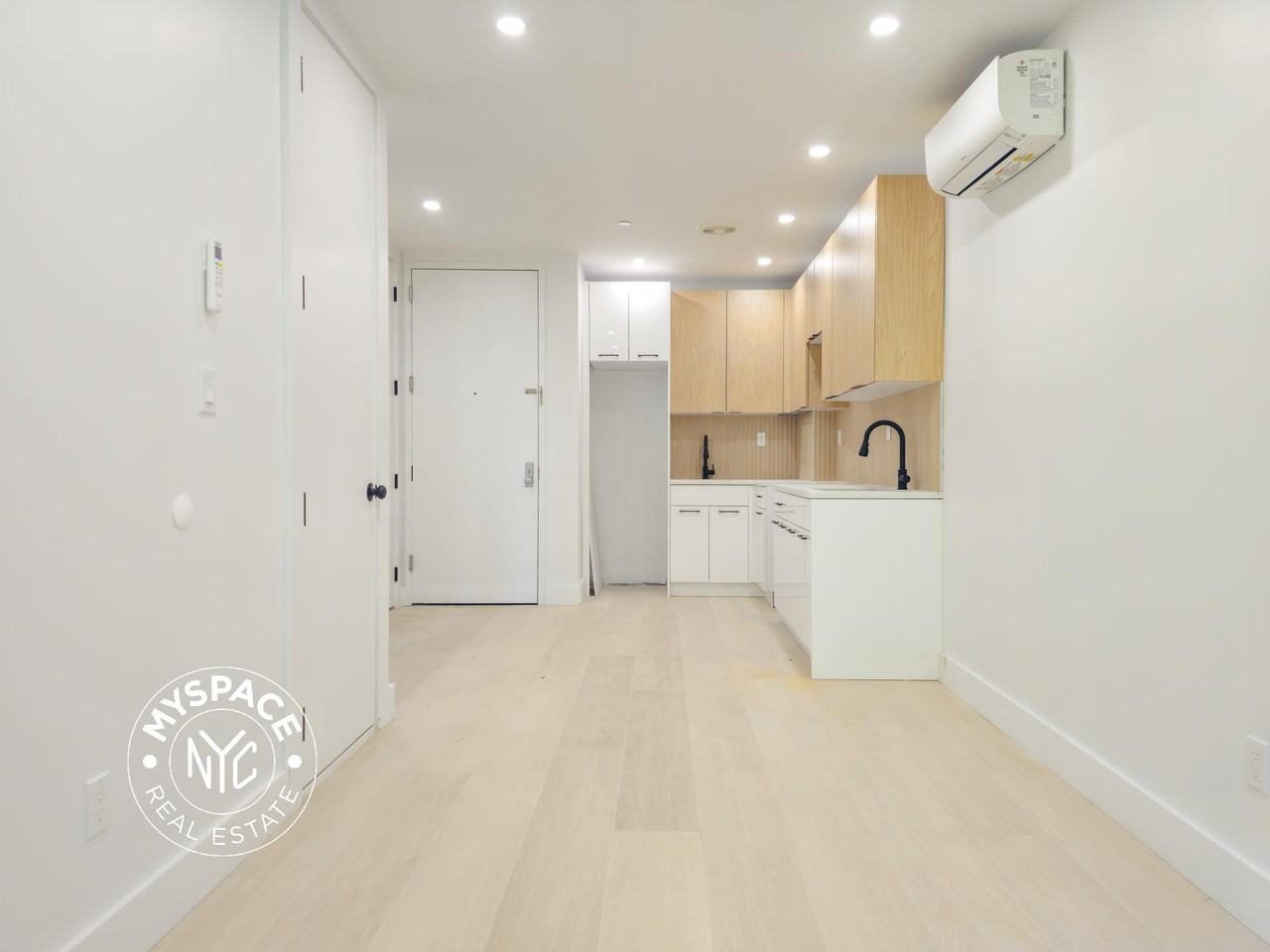 638 Lafayette Ave #3B - Photo 2 of 5