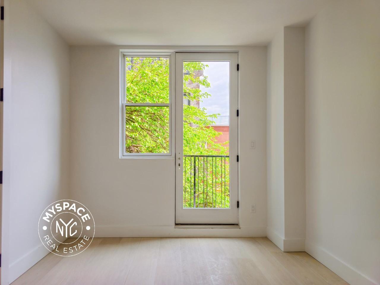 638 Lafayette Ave #3B - Photo 3 of 5