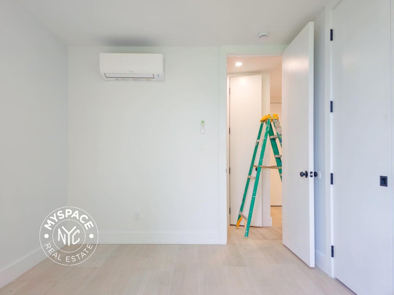 638 Lafayette Ave #3B - Photo 4 of 5