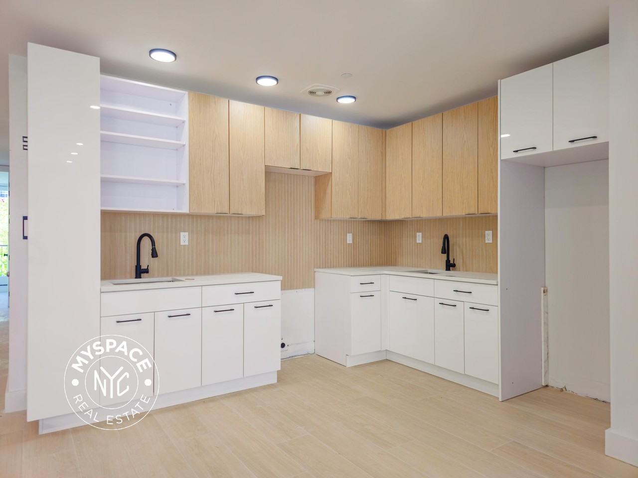 638 Lafayette Ave #4A - Photo 4 of 10