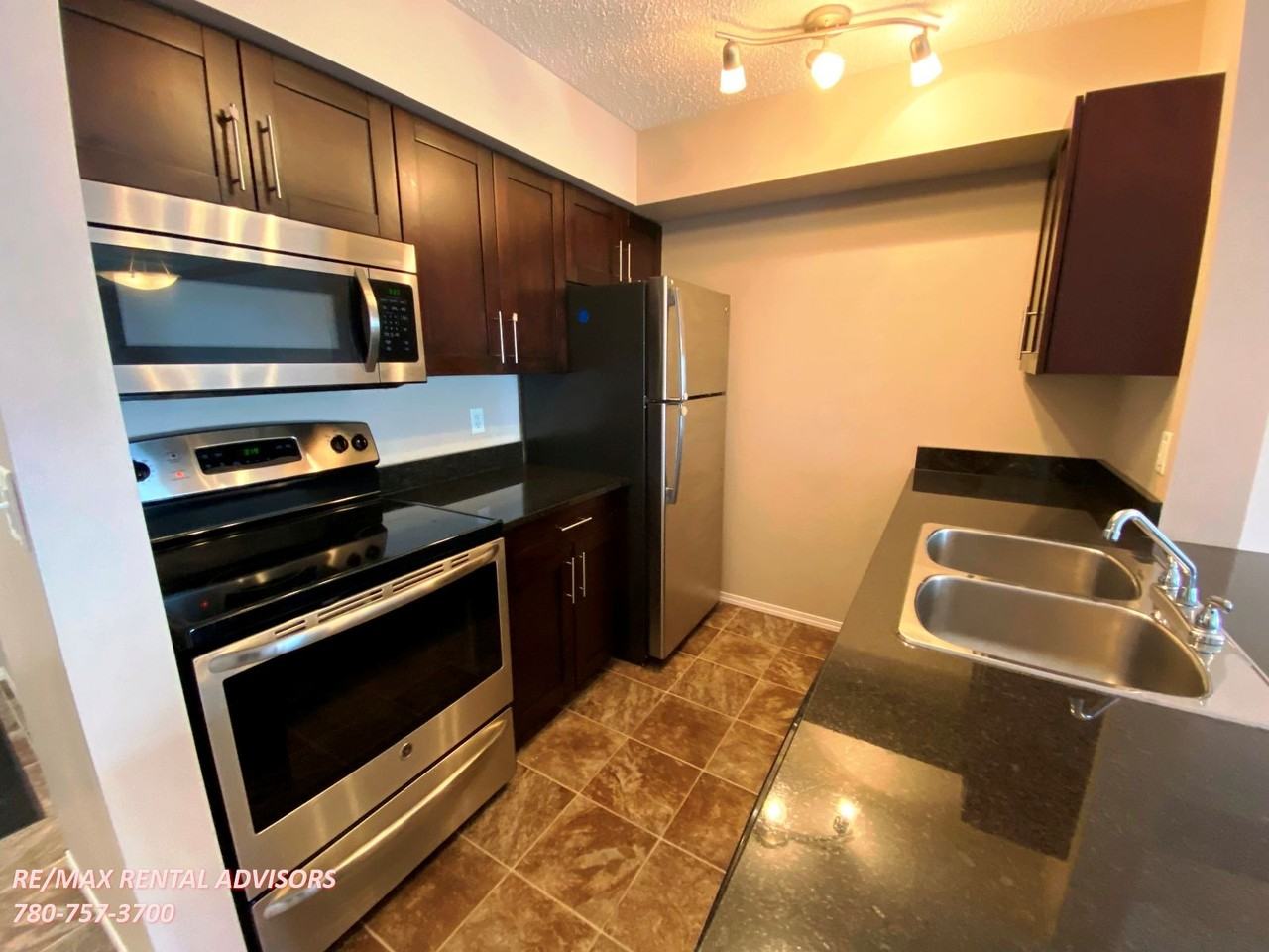 12035 22 Ave Sw - Photo 2 of 15