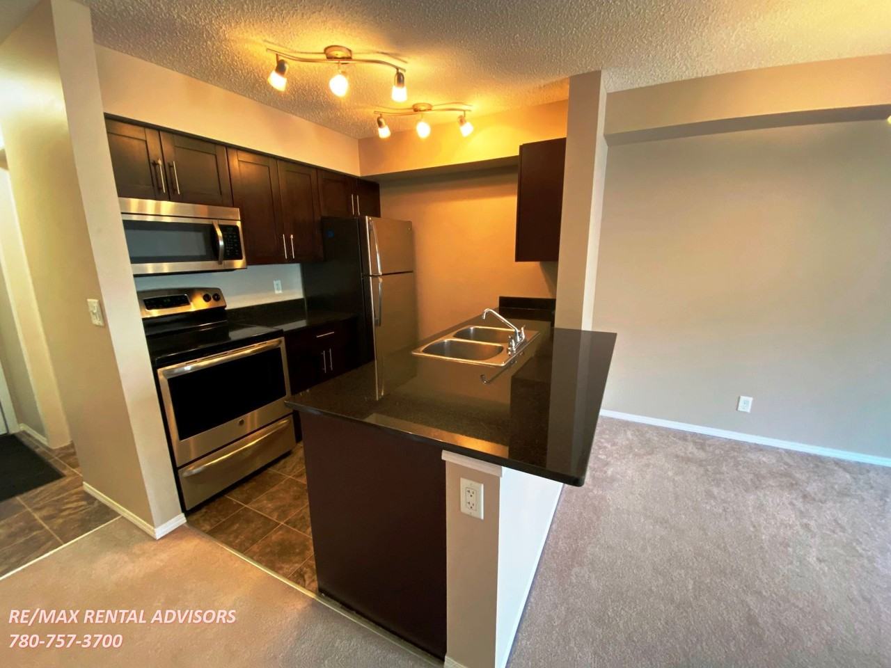 12035 22 Ave Sw - Photo 4 of 15